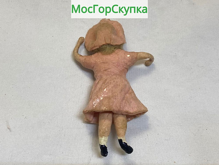 Ёлочная игрушка Девочка в шляпе — вата, папье-маше